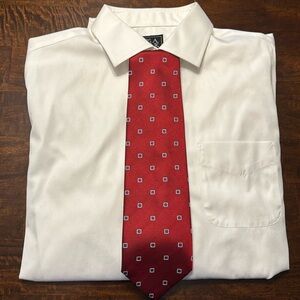 (037) beautiful red, black and white tie by Hathaway. 100% silk. Handmade.